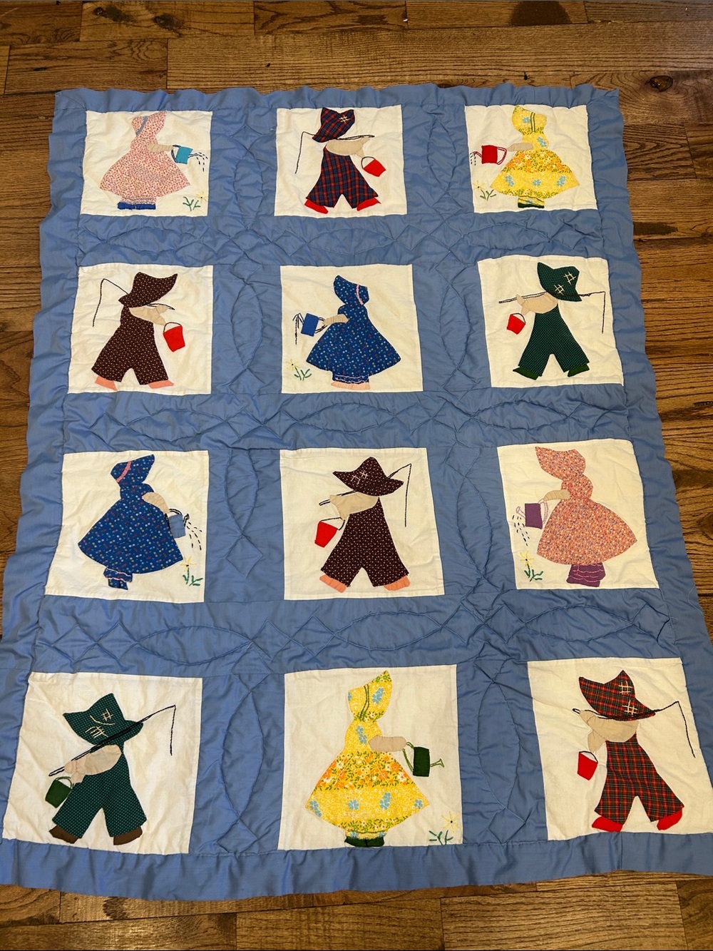 Vintage Sunbonnet gardening Sue Patchwork Quilt - Blue Border handmade